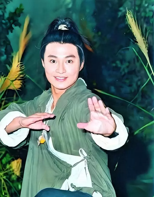 马景涛版《倚天屠龙记》重播引怀旧潮，周海媚周芷若成角色标杆 资讯配图